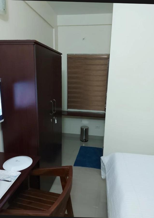 Masterkey Deluxe Rooms Kochi Exterior foto