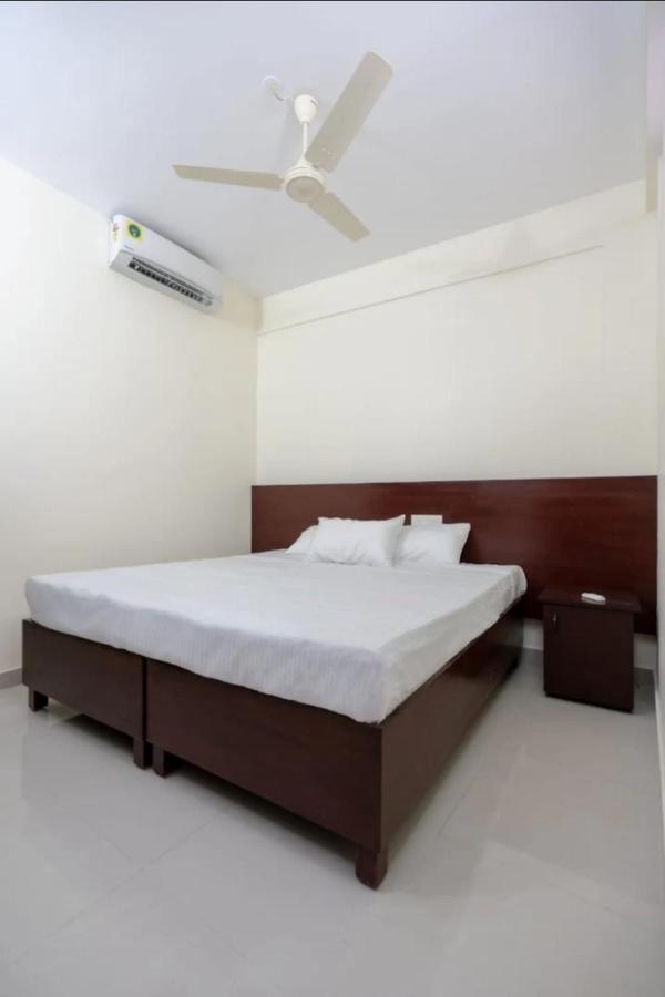 Masterkey Deluxe Rooms Kochi Exterior foto