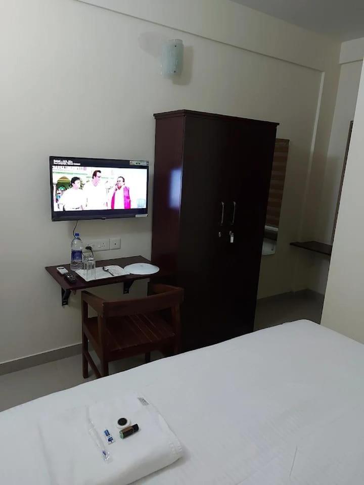 Masterkey Deluxe Rooms Kochi Exterior foto