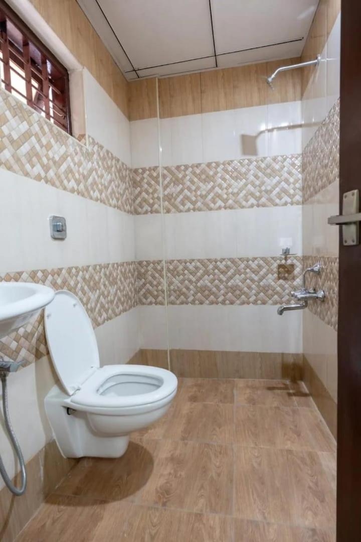 Masterkey Deluxe Rooms Kochi Exterior foto