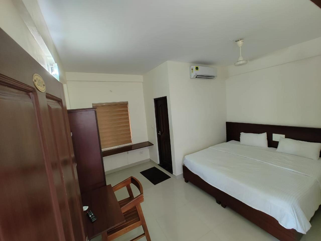 Masterkey Deluxe Rooms Kochi Exterior foto